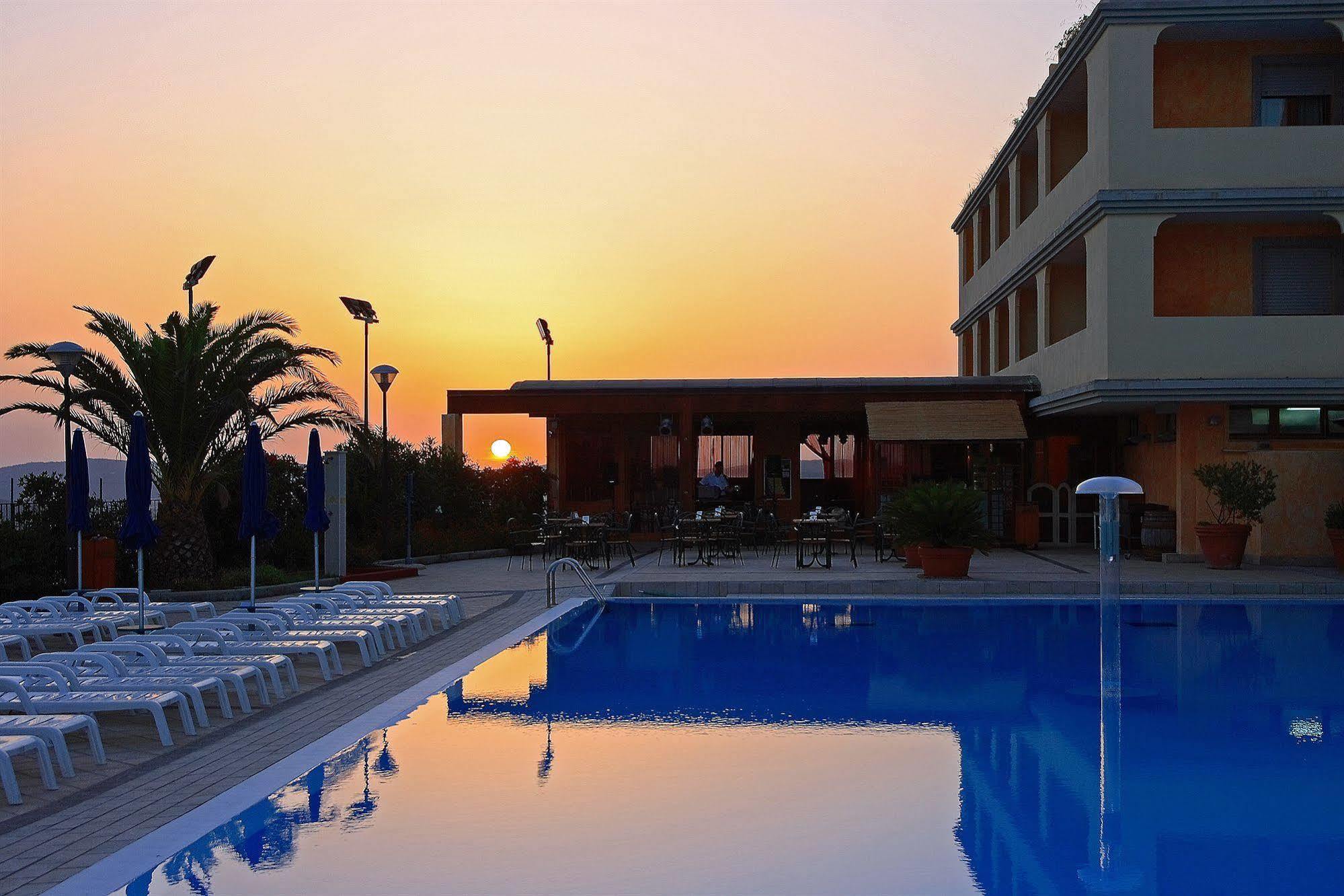 Borgo Saraceno Hotel-Residence Santa Teresa Gallura Eksteriør billede